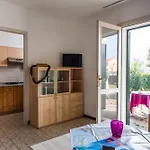 Apartamento Cozy With Private Fenced Garden And Pool Bibione