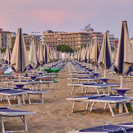 Cozy House With Private Garden And Shared Pools Apartment Bibione