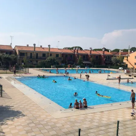Apartment Cozy House With Private Garden And Shared Pools *