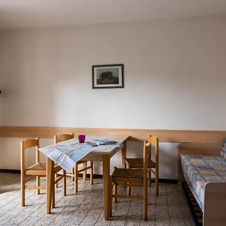 Cozy House With Private Garden And Shared Pools Apartment *