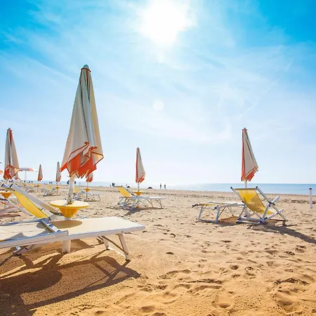 Apartamento Cozy With Private Fenced Garden And Pool Bibione